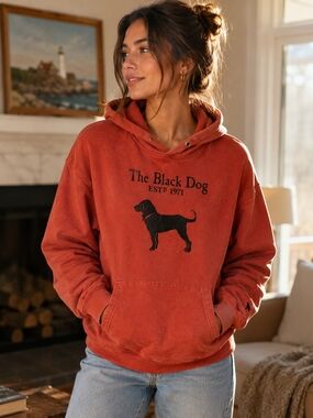 The Black Dog Nantucket Red Hoodie Medium Pullover Sweatshirt  Martha's Vineyard